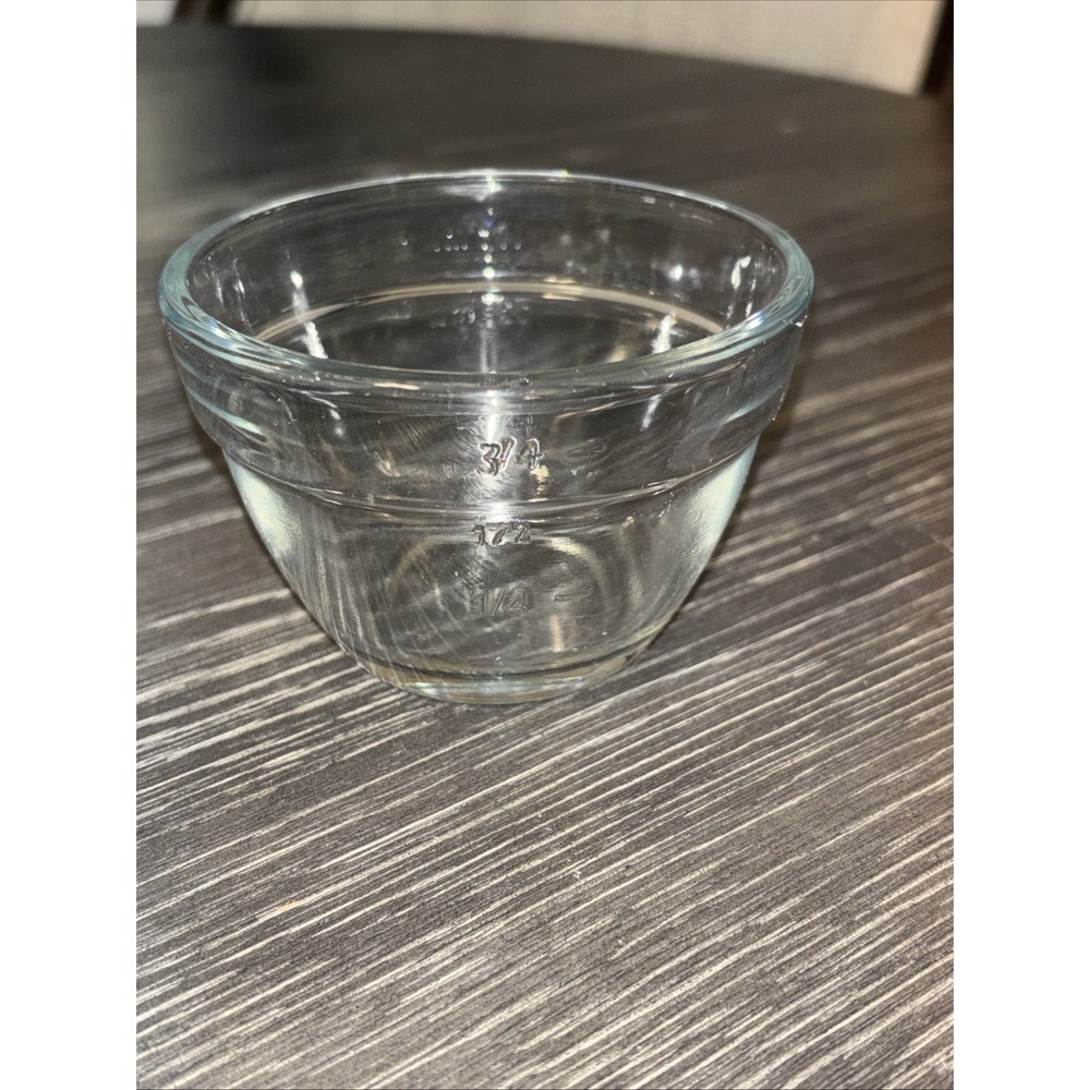 The Pampered‎ Chef  175ml Clear Glass Measuring  Bowl